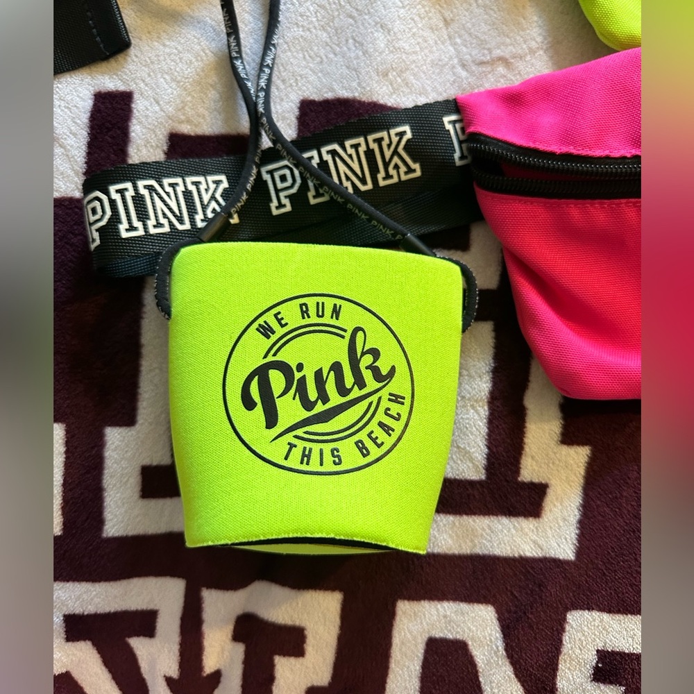 Fanny Packs - Picture 2 of 4